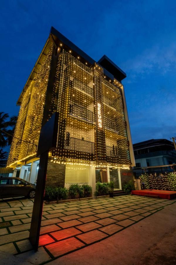 Daan Regency Hotel Thrissur Exterior photo